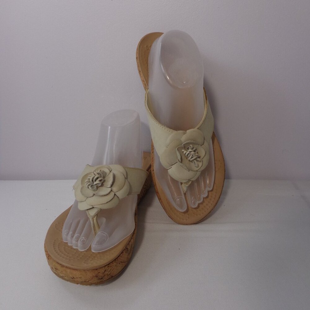 Crocs Women's Cream Floral Leather Flip Flop Platform‎ Comfort Sandals Size 9